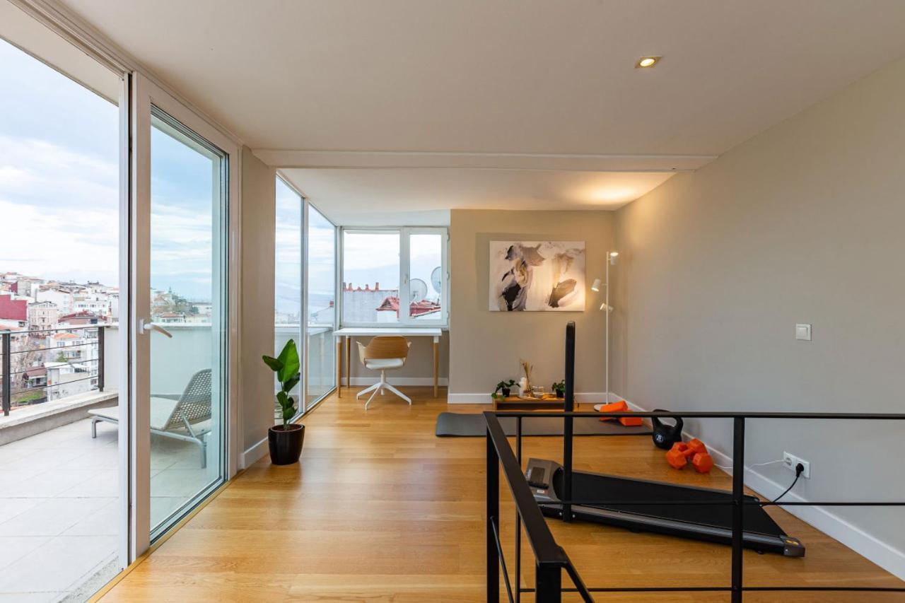 Апартаменты Mesmerizing Flat With Bosphorus View In Beyoglu Стамбул Экстерьер фото